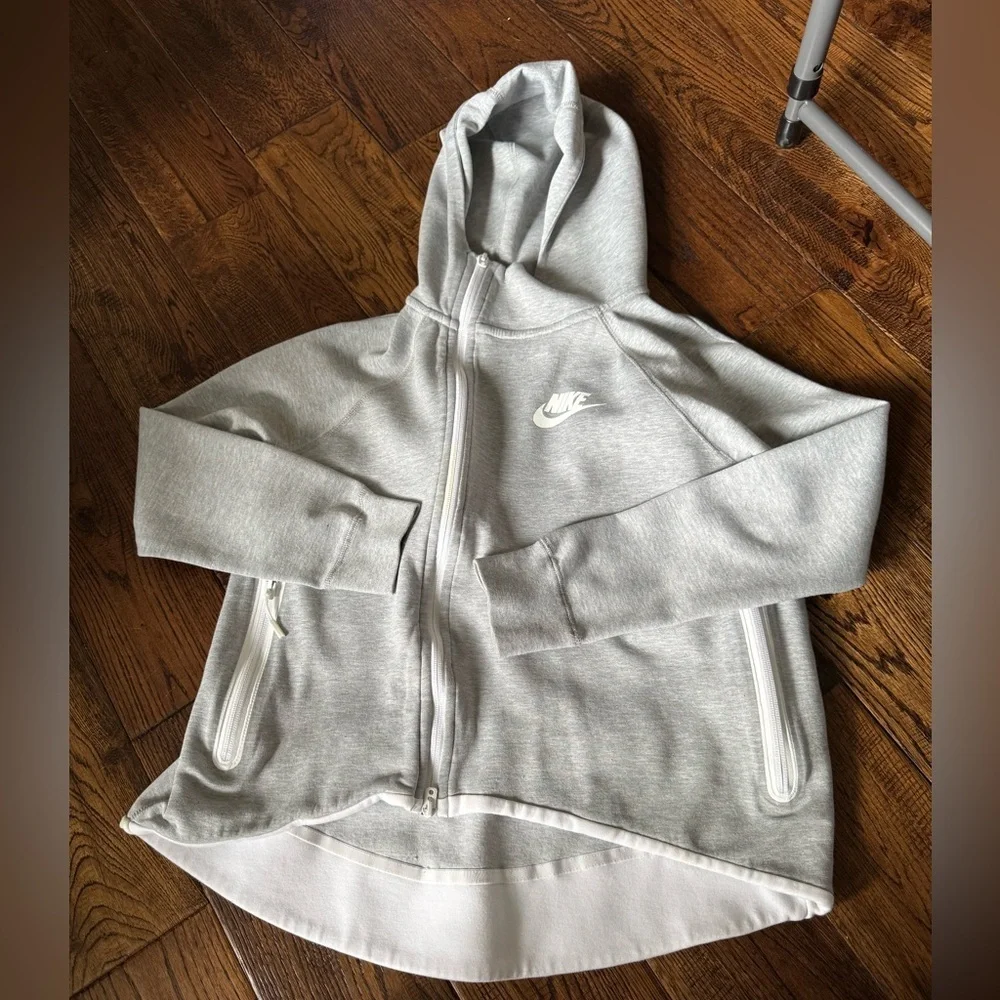 Nike Sportswear Tech Fleece Windrunner Full-Zip Hoodie - Picture 2 of 6
